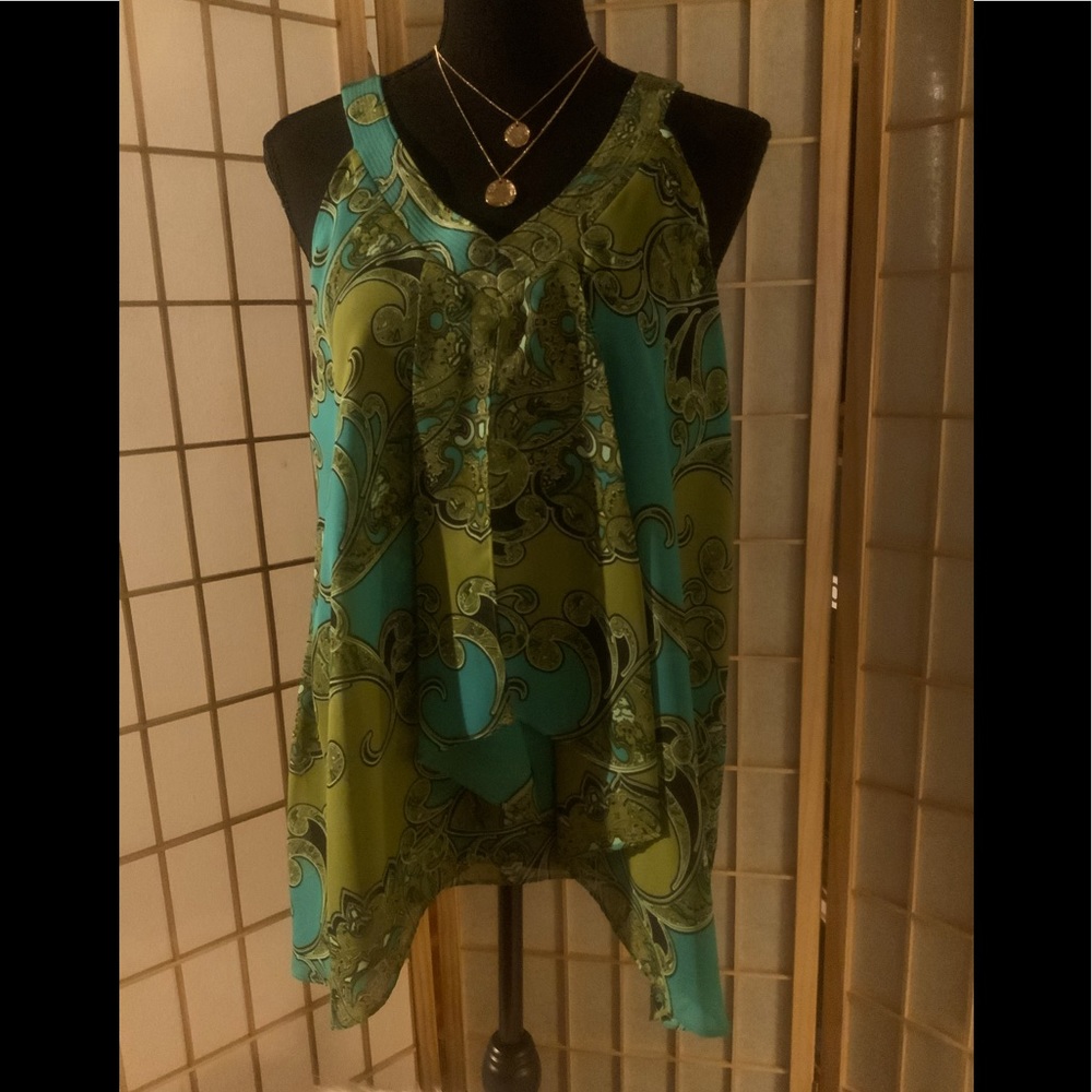 NWT APT.9 - Decpslyjad jade -Sharkbite halter top. Sz med